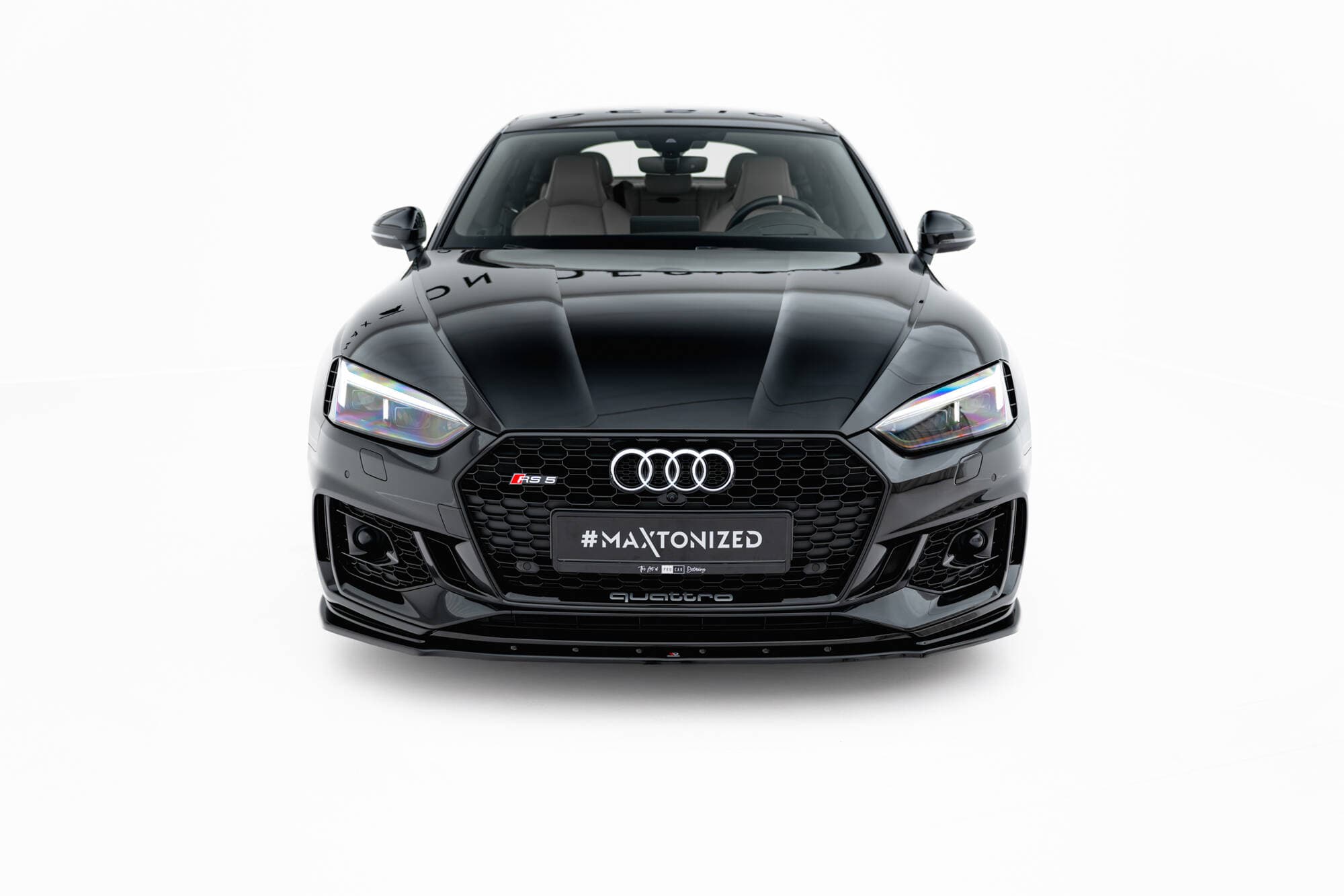 Set splitters op Audi RS5 Sportback F5, bodykit gemonteerd door Wrapmaster DH Den Haag